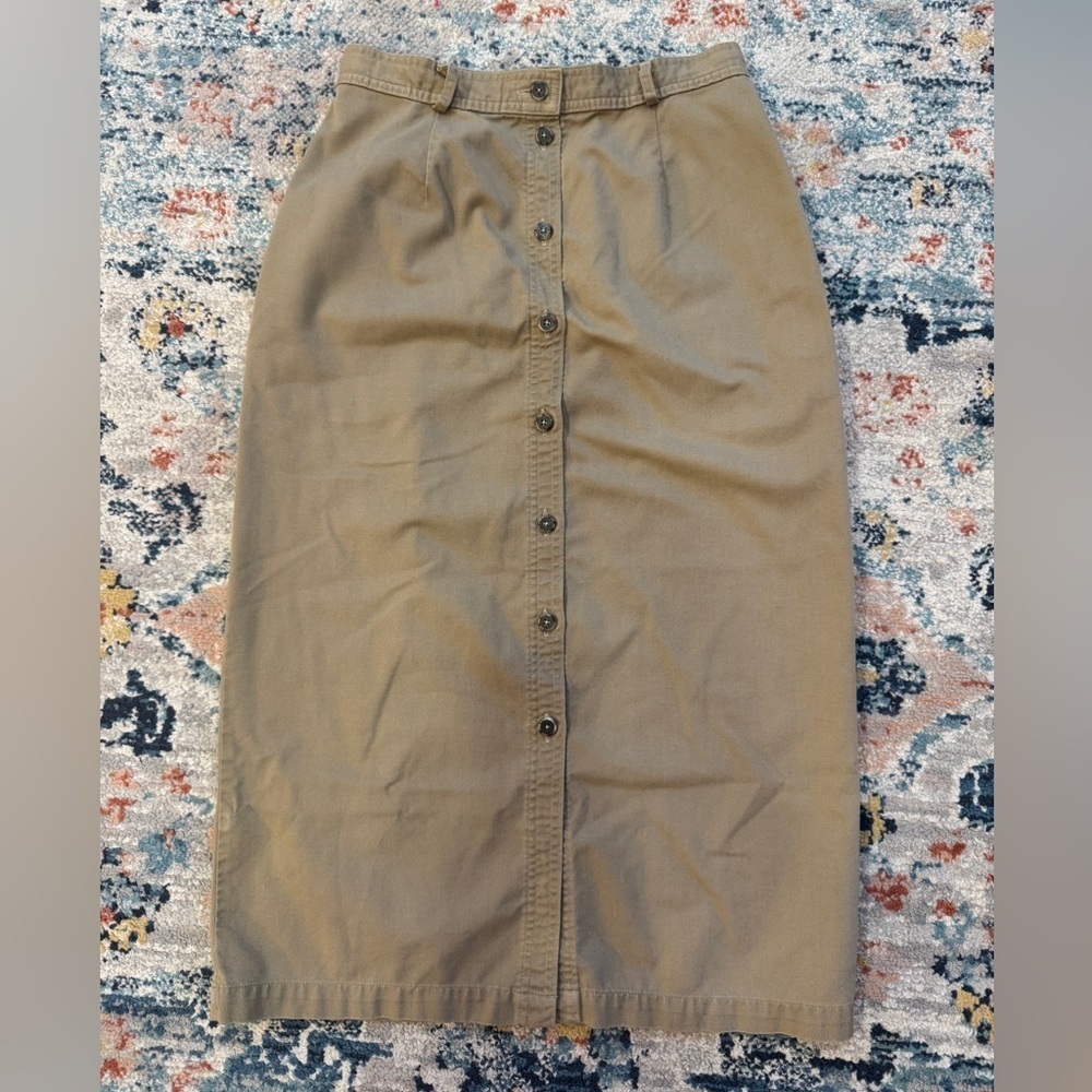 L.L.Bean Vintage Women’s Khaki Midi Skirt
Size 8 Petite Long